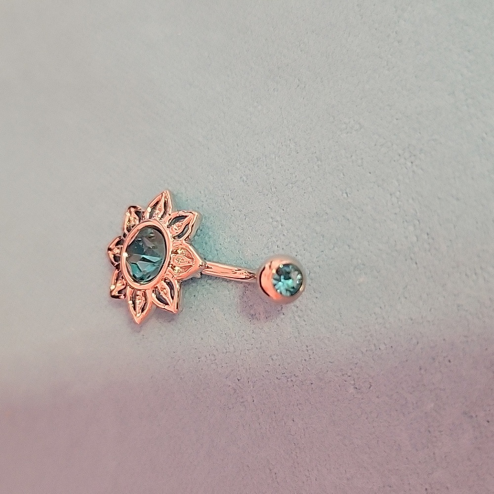 ๐๏ธ Flower shape belly button ring - Picture 4 of 4
